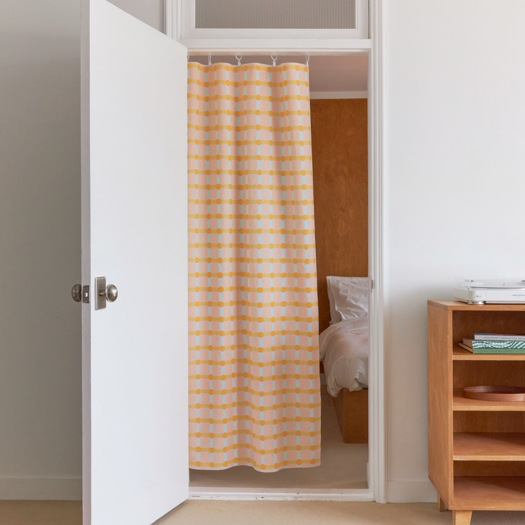 ドットチェックドアカーテン - オレンジとピンク