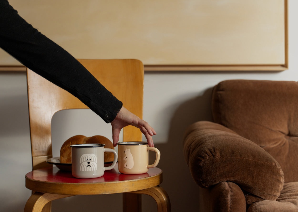 ふわふわ犬 ウォームグレー エナメルマグカップ