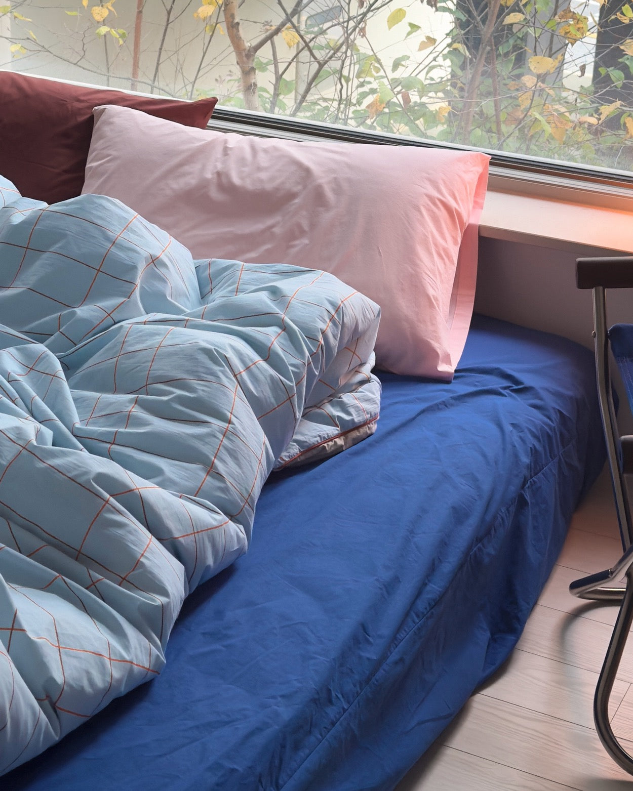 ロイヤルブルーのフィットシーツ