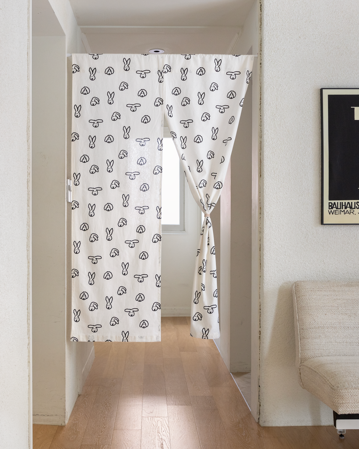 バニーバニーハローカーテン