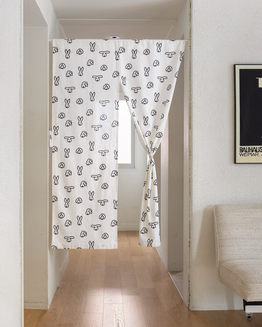 バニーバニーハローカーテン