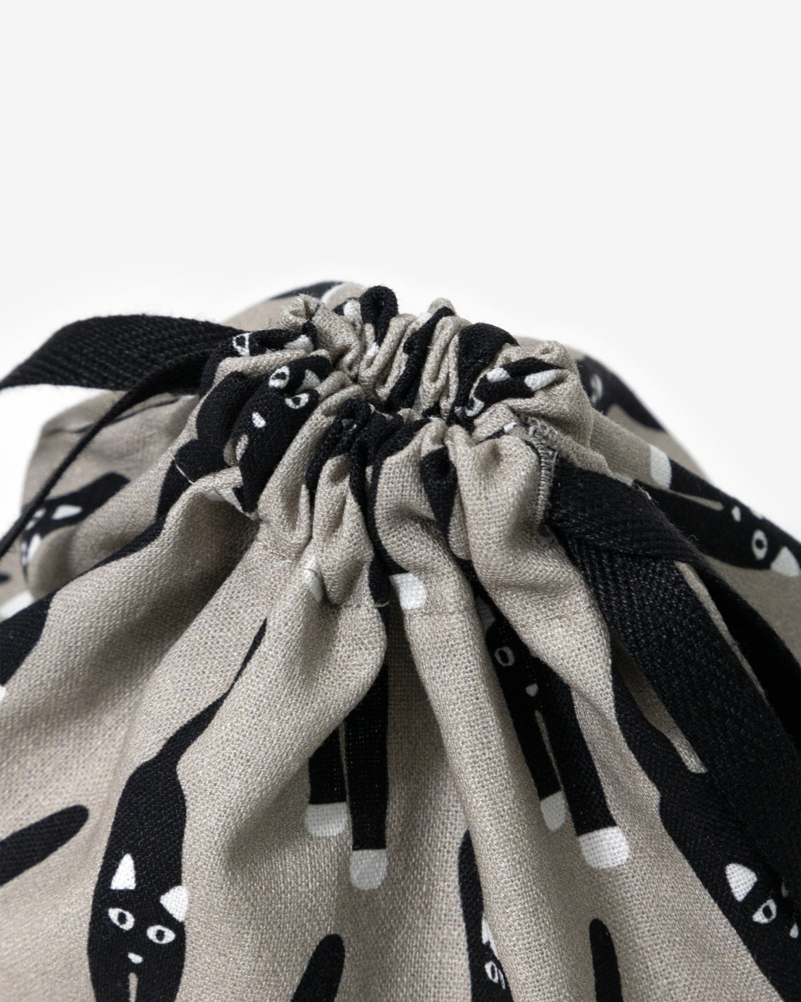 キャットカミング ストリングポーチ - ネイビー