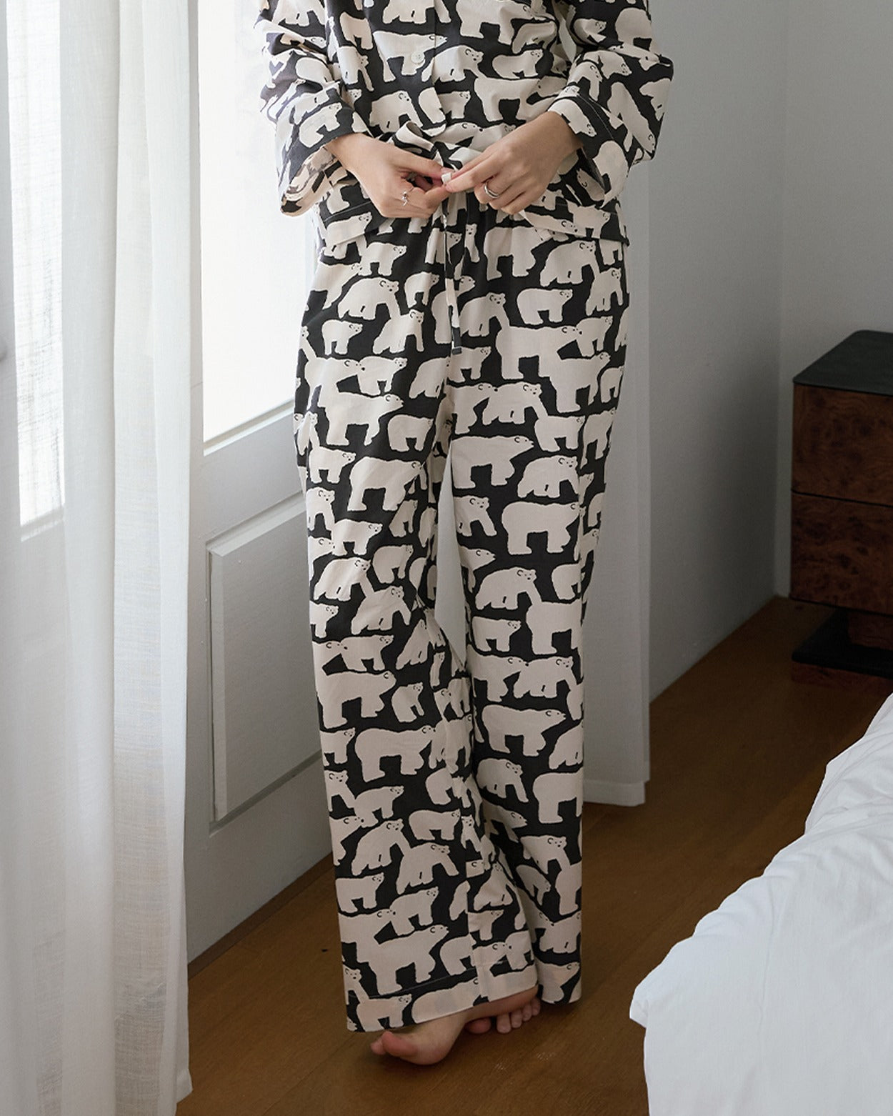 [PRE-ORDER UNTIL OCT 29] POLAR BEARS PAJAMA PANTS - BLACK