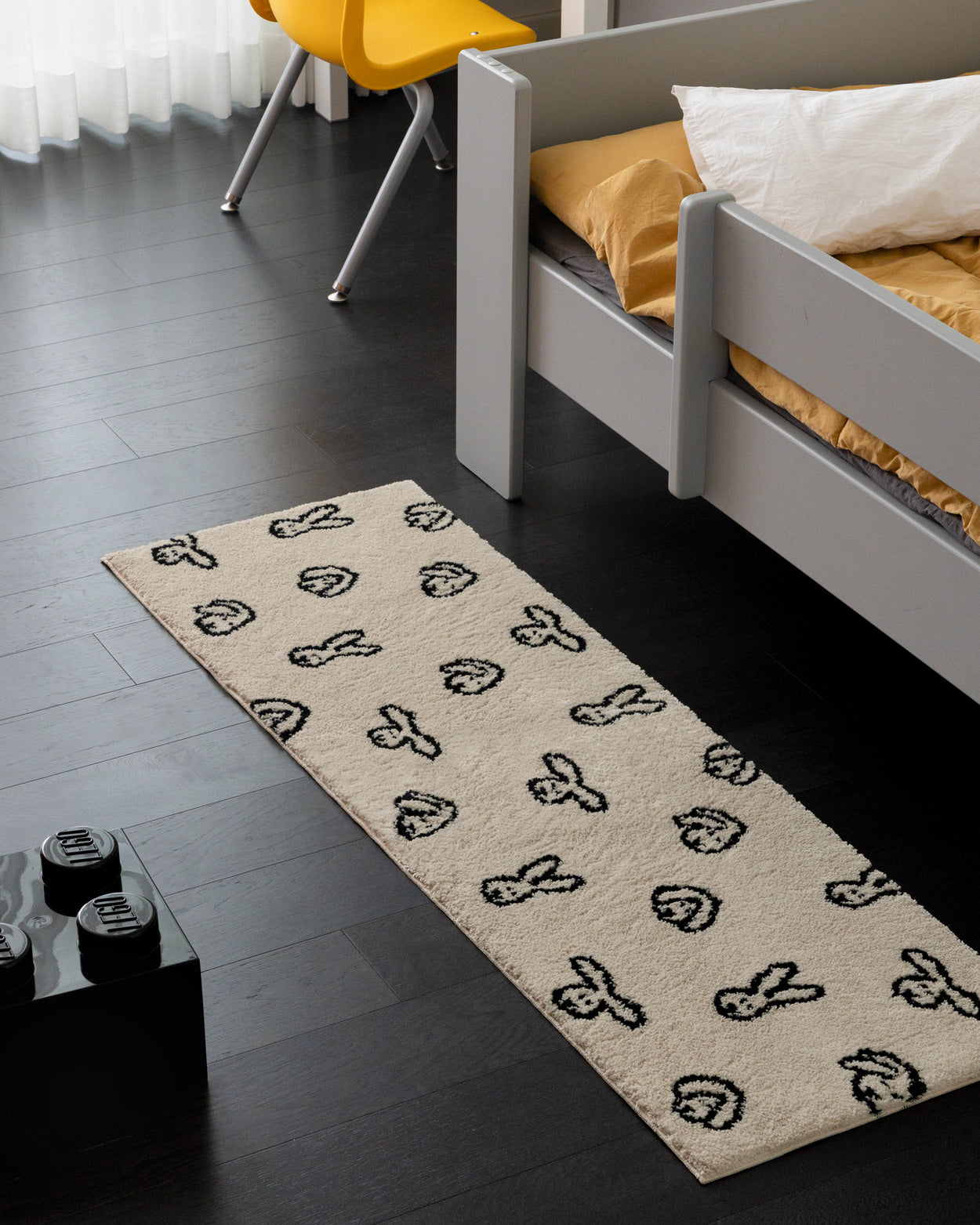 バニーバニーラグ 140x45