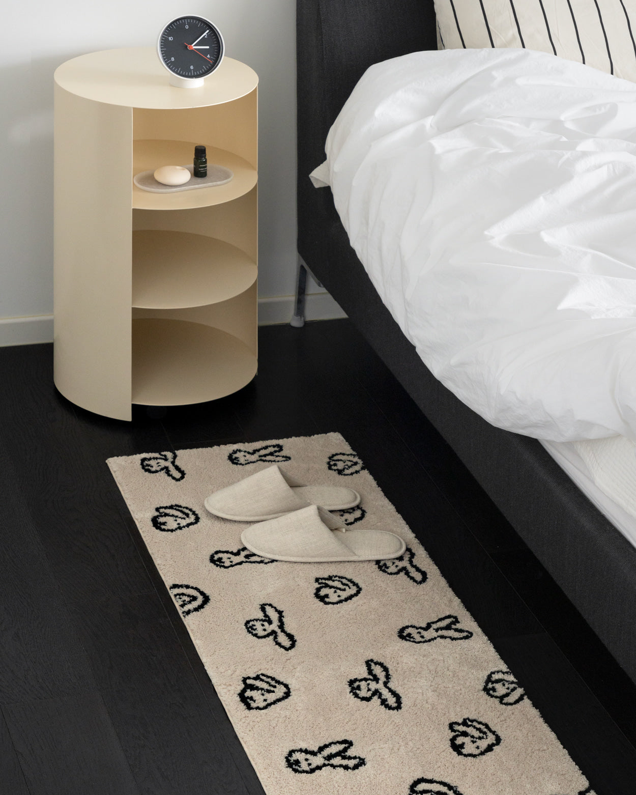 バニーバニーラグ 140x45