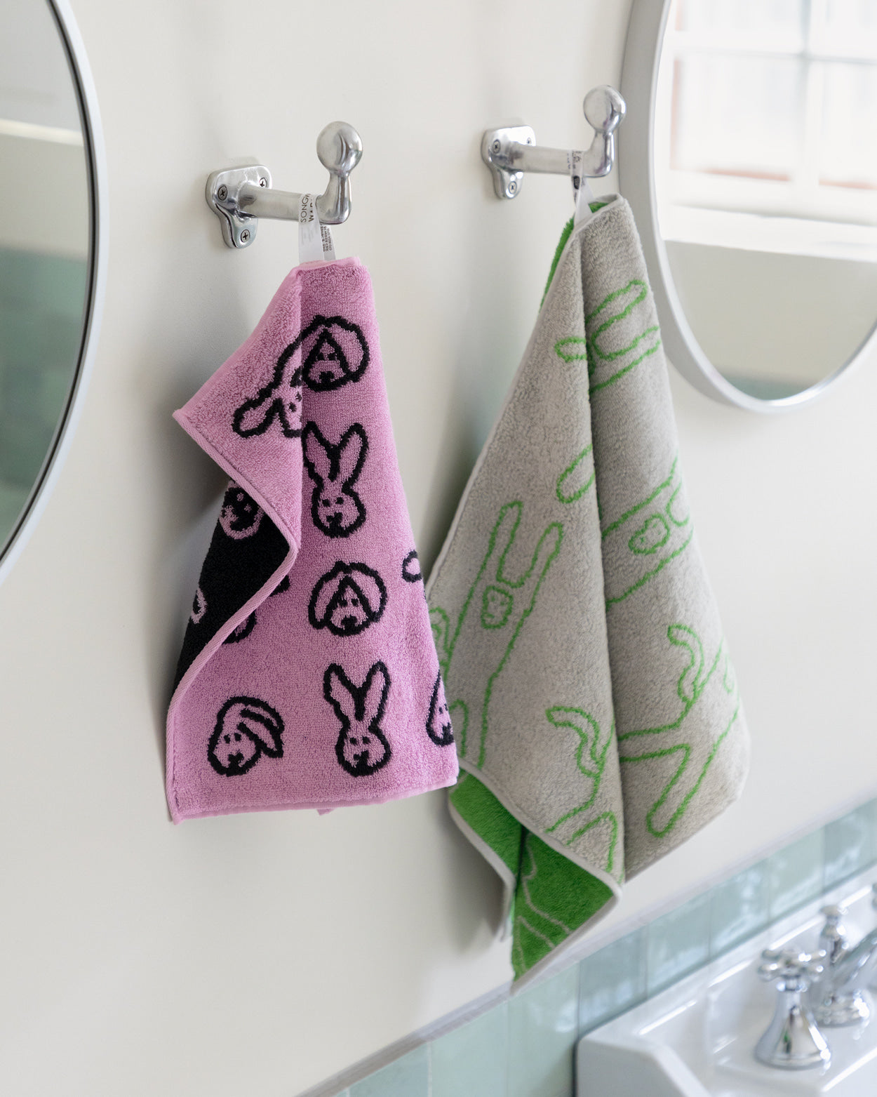 モンキーフェイスタオル - グリーンオングレー