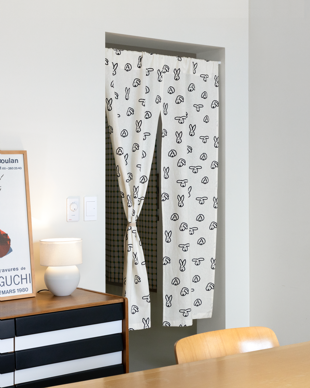 バニーバニーハローカーテン