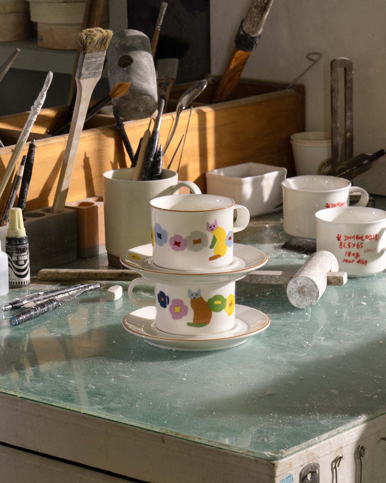 猫と花のマグカップ＆ソーサー