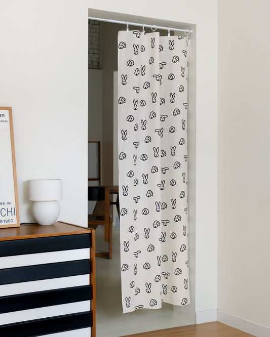 バニーバニードアカーテン