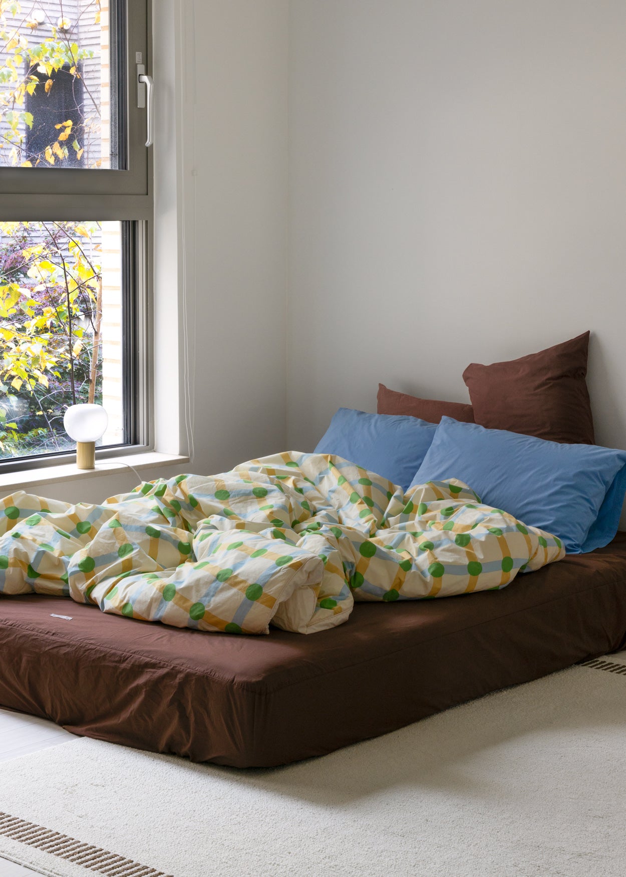 ベージュの掛け布団カバーにドットチェックグリーン