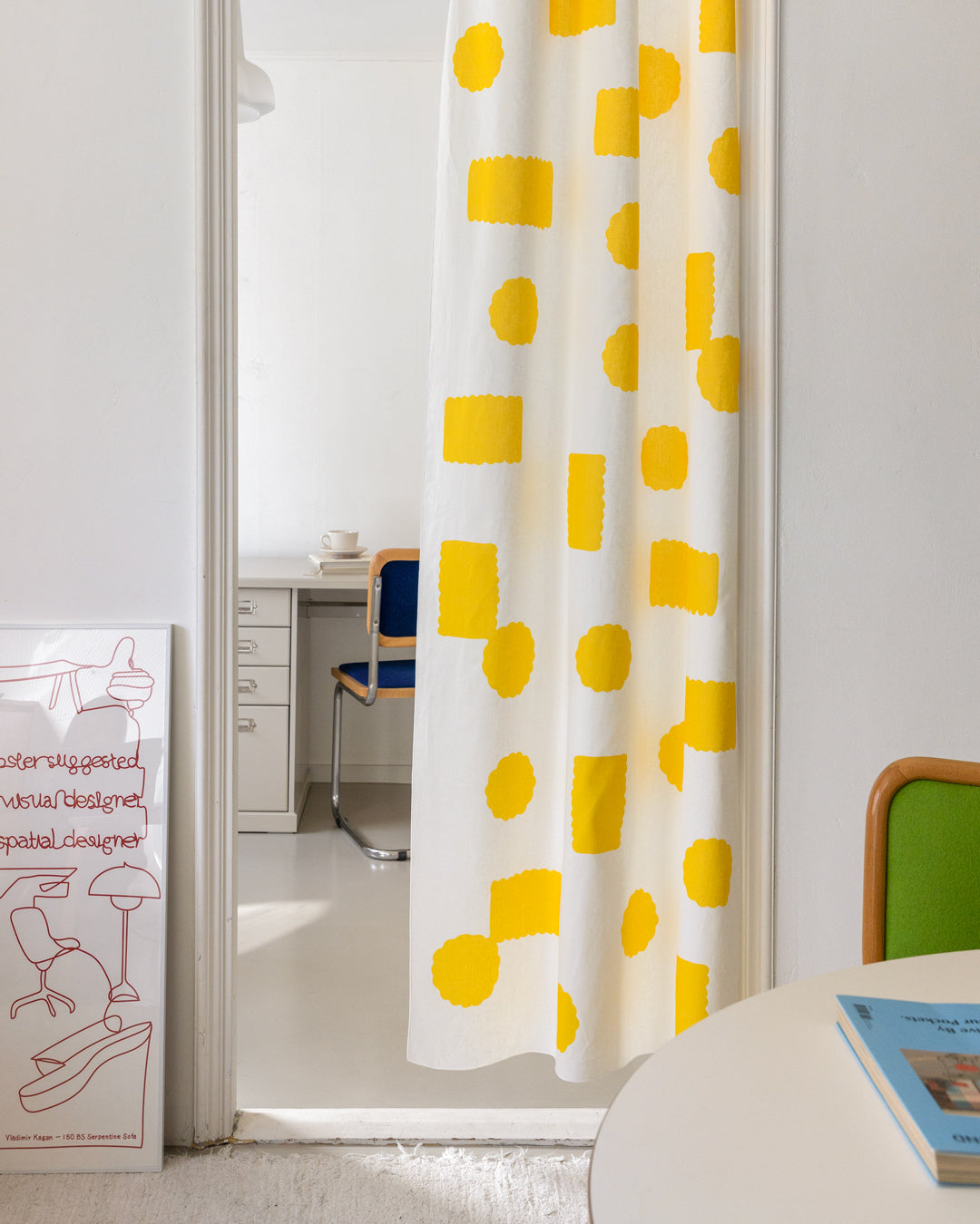 コーンドアカーテン