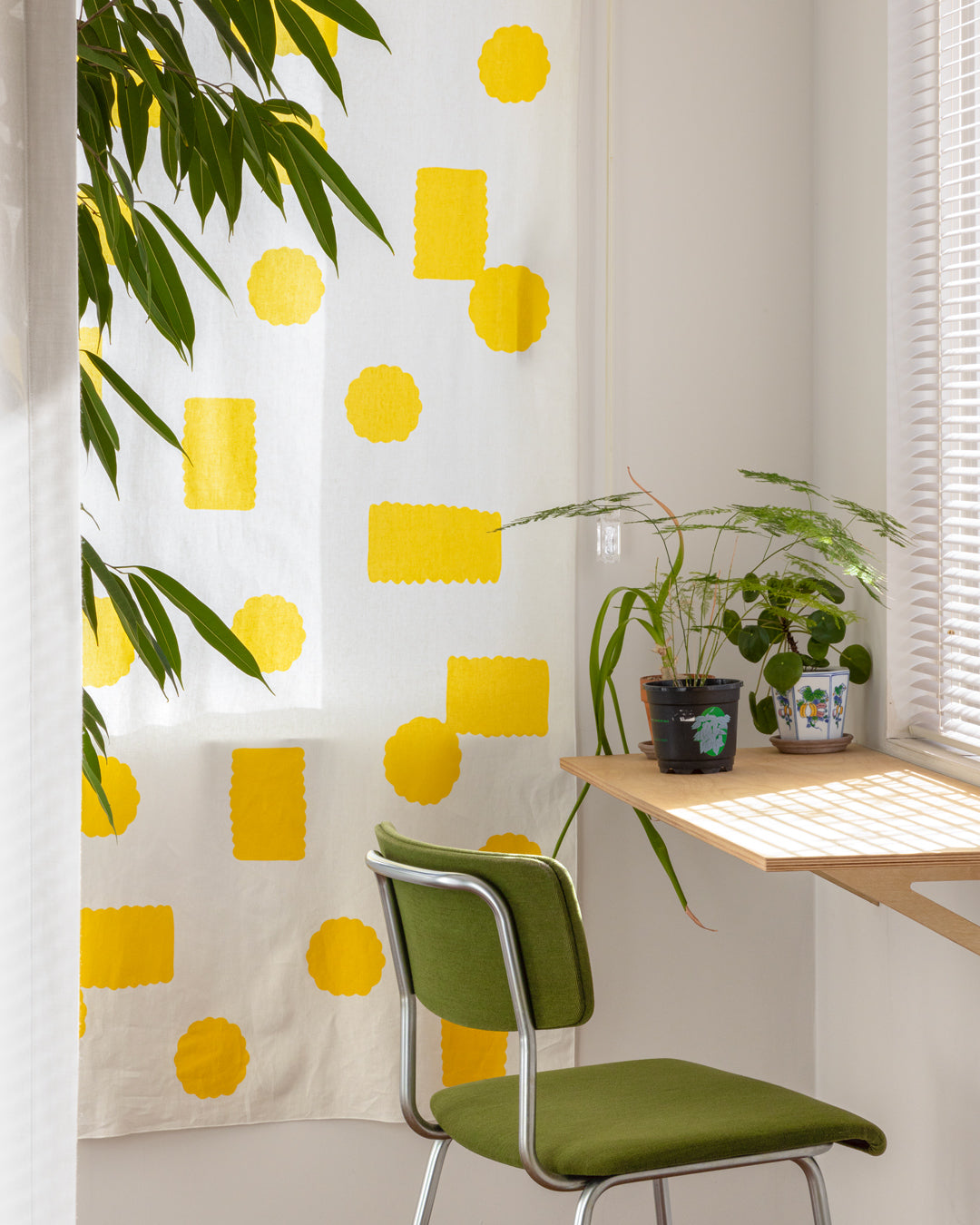 コーンドアカーテン