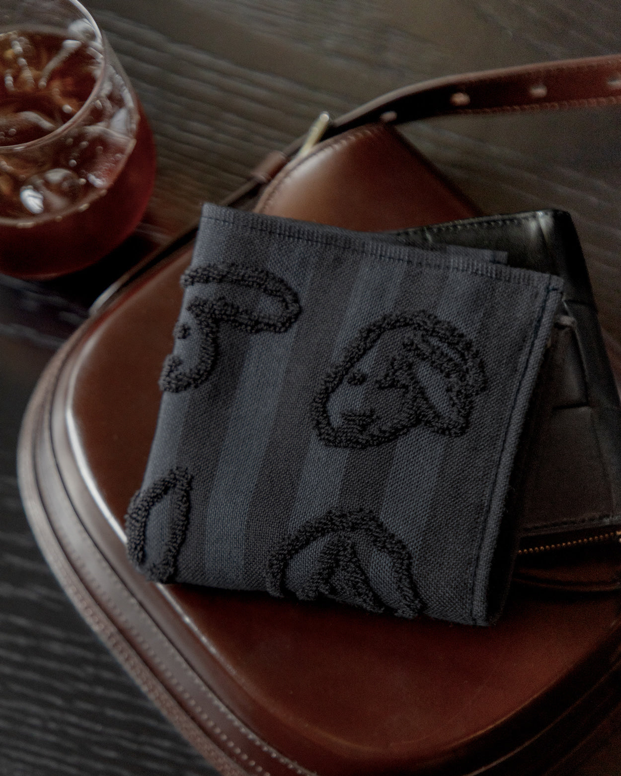 バニーバニーハンドクロス - ブラック