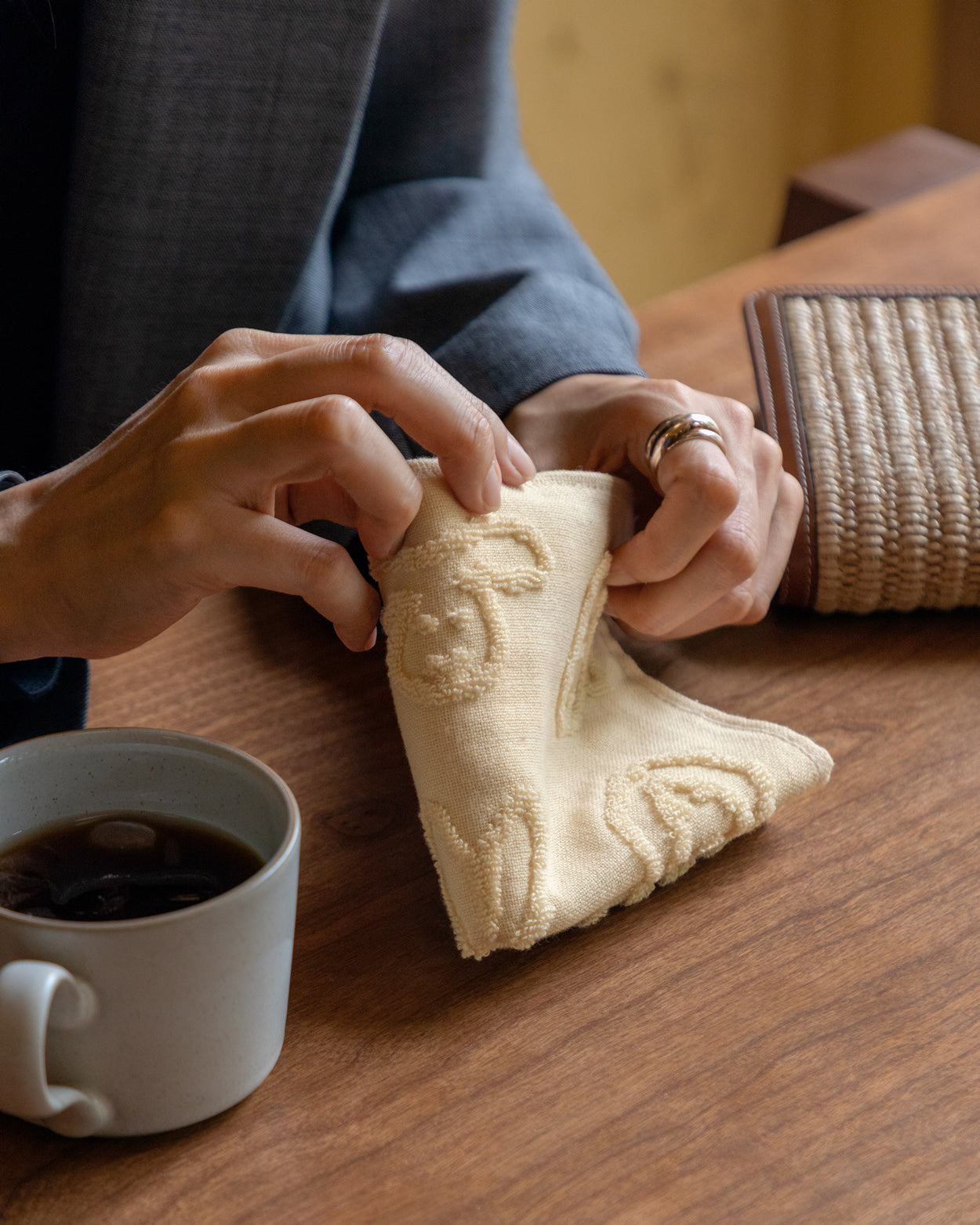 バニーバニーハンドクロス - アイボリー