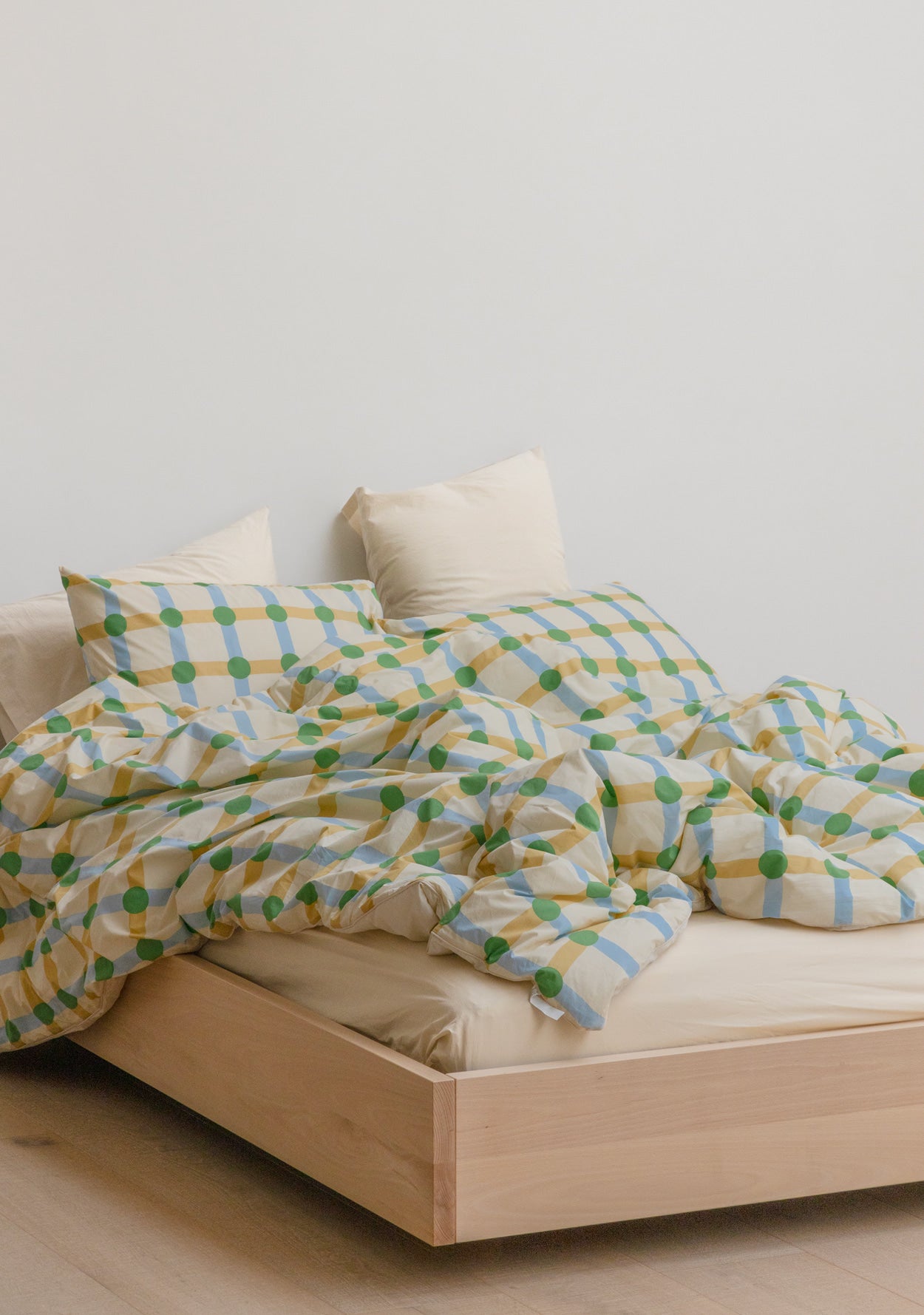 ドットチェックグリーンオンベージュピローケース（2サイズ）