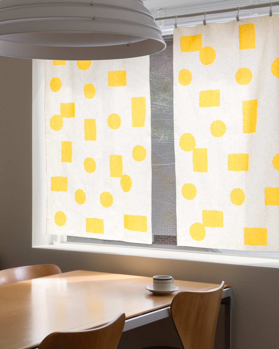 コーンウィンドウカーテン