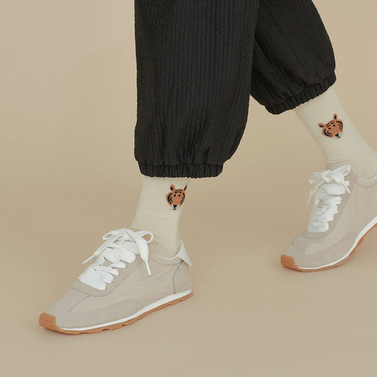 タイガーソックスに会う - アイボリー