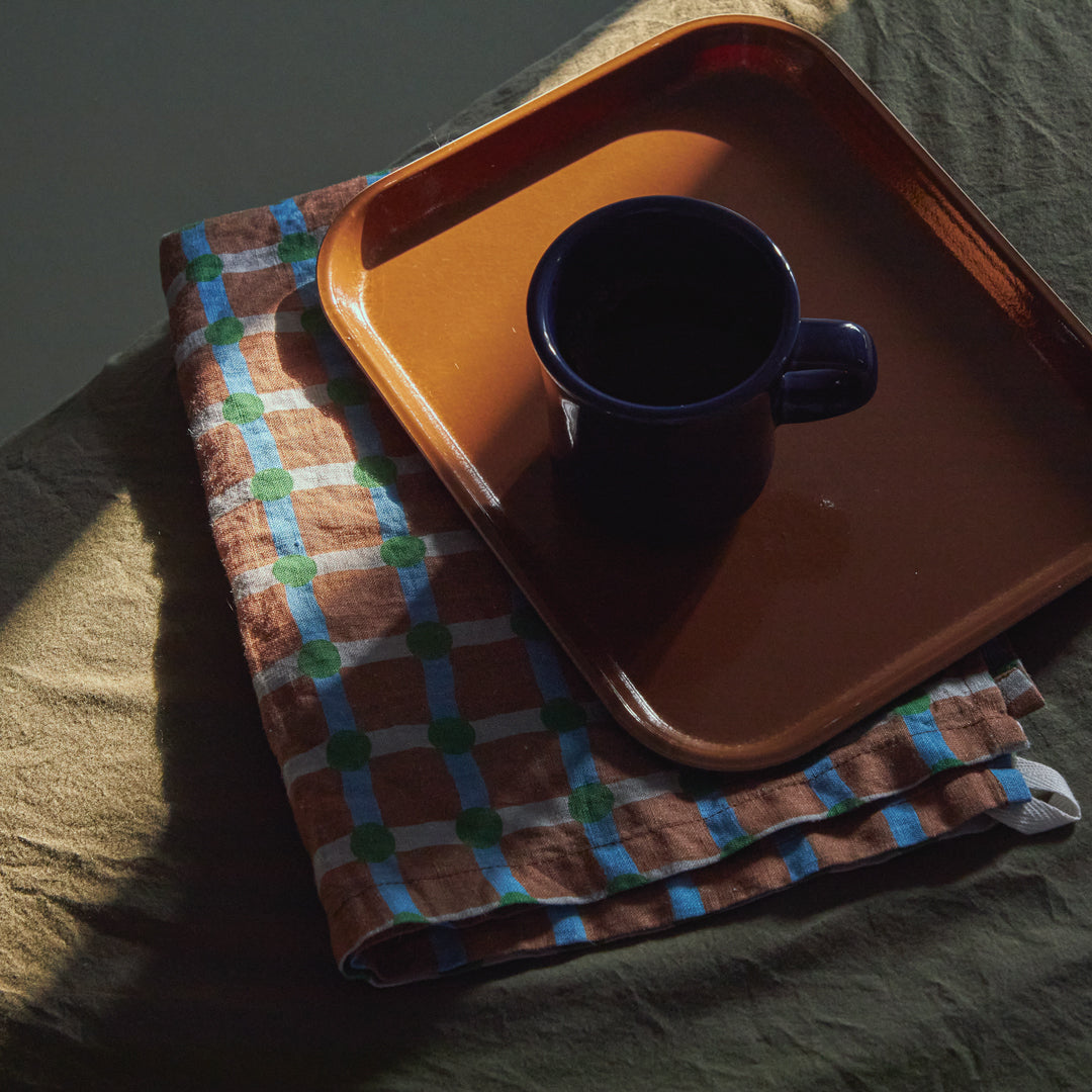 ドットチェックキッチンクロス - レンガの上にグリーン