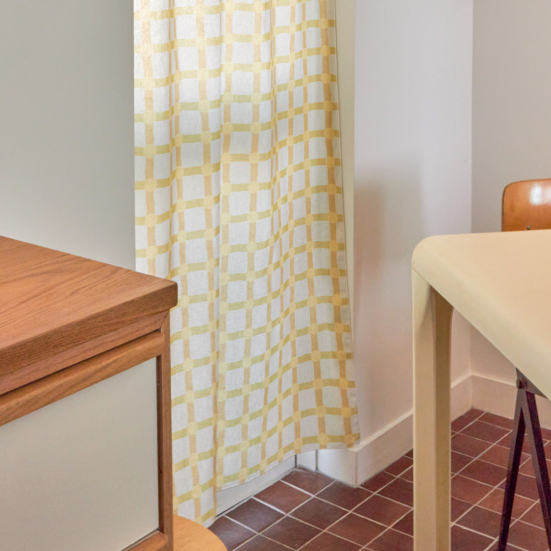 ドットチェック ドアカーテン - レモンオンウォームグレー