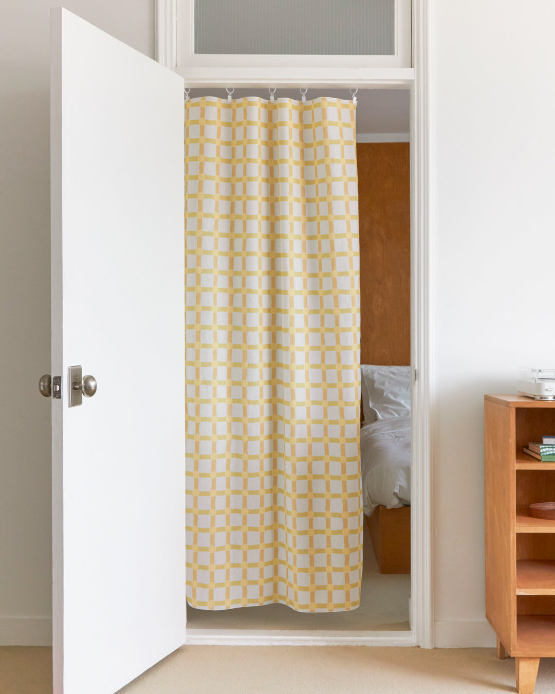 ドットチェック ドアカーテン - レモンオンウォームグレー