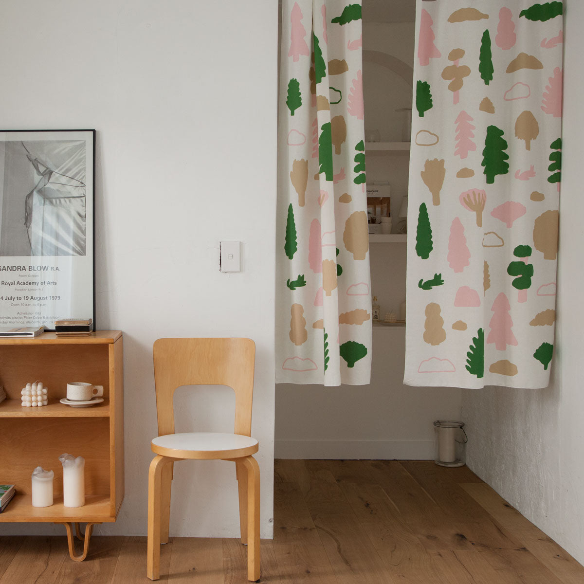 四季のドアカーテン