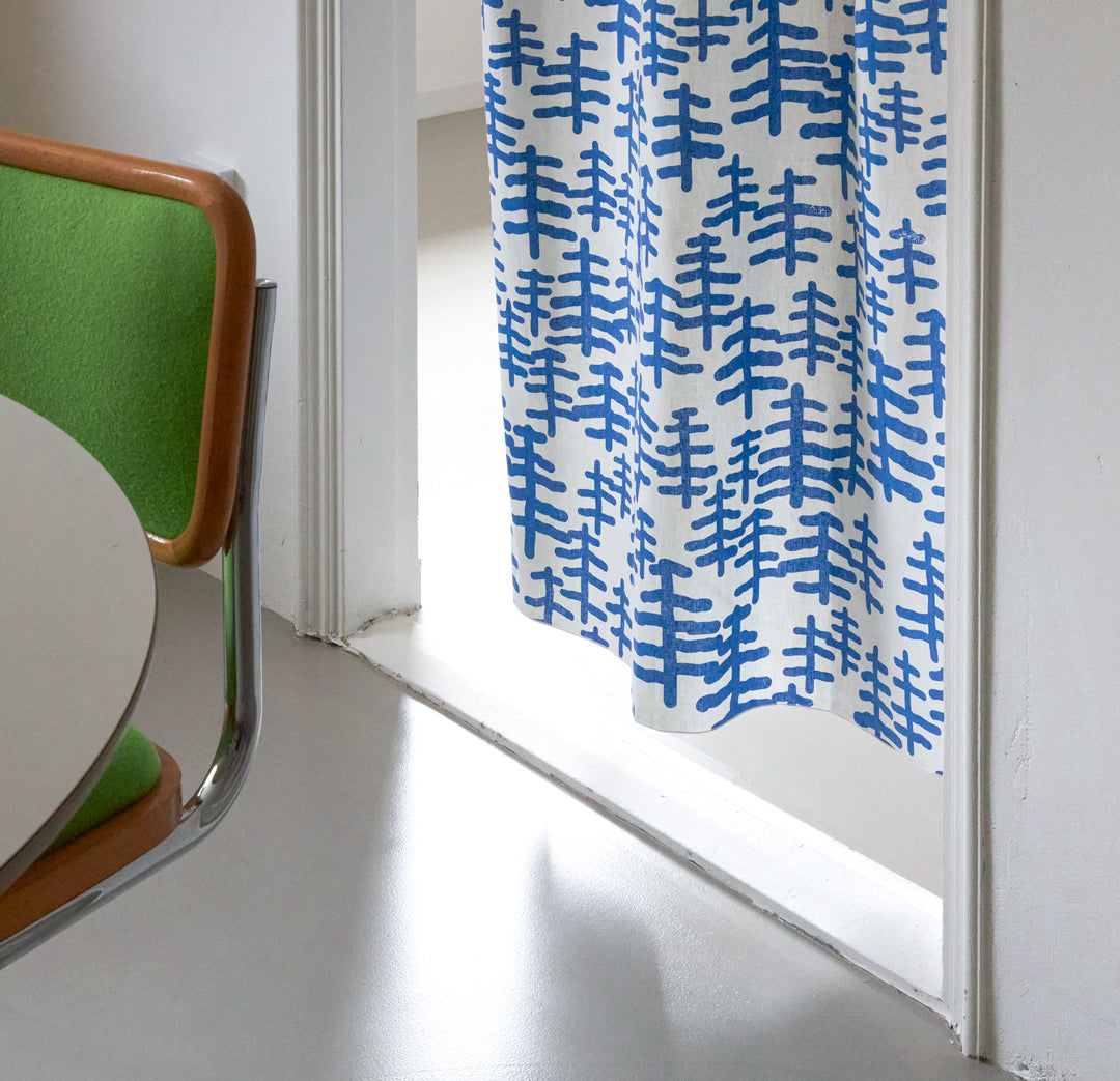 ツリー＆ツリー ドアカーテン - ブルー